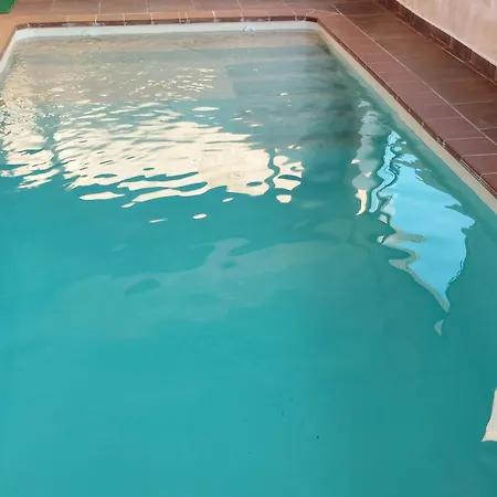 Casa El Arrebol Rural, Piscina Climatizada Feriehus